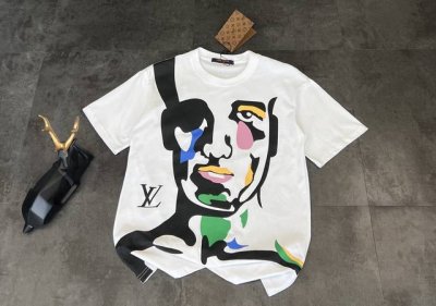 新款短袖上新2025Ss夏季新品 Lv Louis Vuitton 路易威登新品短袖 时尚圈的王炸单品！这件短袖真的一眼就爱住！ 面料采用的是高品质双纱汗布面料