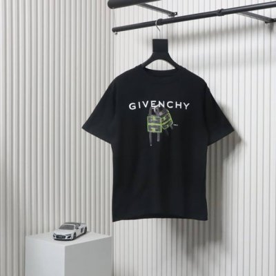 givenchy 纪梵希 23Ss 锁头字母印花短袖 采用50支双股精梳棉面料，32支索罗纳螺纹，进口白墨直喷工艺，字母处使用刻字膜压烫，定制辅料 A Size