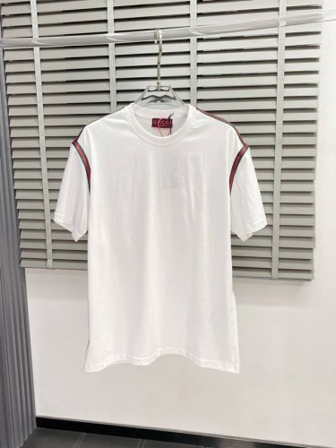 Gucci古驰独家专供新款原单男士休闲短袖 高端定制 高端版本 时尚百搭爆款进口面料 手感超柔软细腻 穿着亲肤舒适 高端精品 代工厂p精细做工 上身非常赞 男士