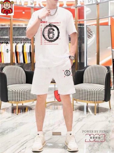直 品牌 Mm6 2025新款男士短袖短裤套装！官网同步销售！市面高端版本！手感细腻柔软！让你穿着更加舒适！立体裁剪版型超赞！尺码:M-5Xl 下单请报身高体重