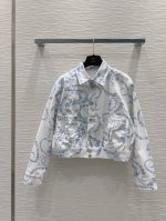 chane* 2025Ss新款 系列出品 又一款时尚达人的心头好！细节精致 每一件到手都是惊喜满溢 高级时装工艺 版型绝绝子 不挑身材 实用百搭 舒适与功能相结