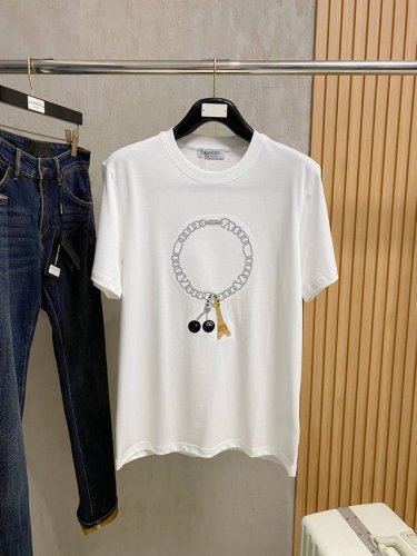 华伦天*Valentino 25Ss春夏新款首发专柜最新款短袖圆领T恤 手绘工艺 高端订制 设计前卫时尚！品牌Logo重工艺设计 高端定制240克面料.手感柔软