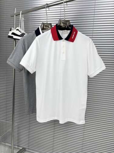 盟可睐Moncler蒙口 25Ss春夏新品翻领T，高端品相。80支原版珠地棉，高支高密 质感无敌赞，舒适透气有股感。领子最新配色风格，新颖时尚。 颜色：灰色 白