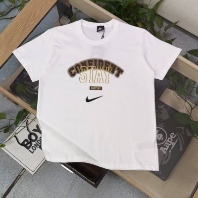 上新 款号：Tx304 2025春夏新款Nike复古美式钩子字母图案Logo印花休闲情侣短袖T恤，轻奢高级，上身效果，绝绝子，采用220克纯棉面料，全套定制辅料