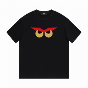 Fendi 芬迪小怪兽短袖T恤,优雅的设计看起来气质满满！版型剪裁特别有讲究！上身很洋气显瘦内搭外穿都看高密针织圆领设计，平整简约！亲肤透爽！T恤面料的柔软性舒
