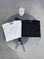 顶级版本 区别通货 25Sslv路易威登胸前提花Logo刺绣圆领短袖 官网买的样衣回来打的板 原色原版1:1 市场发这么低不发这个价格P没办法 情侣同款 全套包