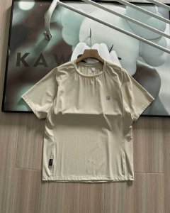 Fila 斐乐官方更新 男士冰丝短袖 让你清凉一夏！冰感科技弹力觉醒户外运动短袖T恤 冰感科技 弹力觉醒 360°四面弹力冰感面料，如第二层肌肤般贴合身形。0.