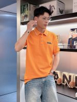 迪奥 2025春夏新款polo领短袖系列。精选顶级丝光珠地棉面料，三标齐全！时尚大牌元素Logo工艺设计，上身版型超赞，面料细腻舒适透气，随意搭配都超级好看时尚