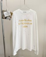 品名：Ance*Studio限定烫钻金色1996印花长袖 尺码：M.L 颜色：白色 发财宅女同款，近期咨询率最高，低调的美腻闪耀无界限。这件真的是艺术品，人群中