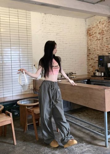 Lululemon 被问 N 次！Lululemon 灰绿美式工装裤绝了 宝子们，挖到宝啦！Lululemon 2025 夏季新款灰绿美式工装裤，简直是时尚与功