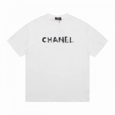 上新 顶级最高版本 Chanel 香奈儿新款灰字母印花T恤短袖 -标志性小香字母Logo点缀胸前 饱满立体的造型笔墨标识Logo 工整对称的美感 立体感强烈显型
