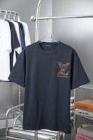 LV 25Ss早春新款 刺绣Lv字母短袖 轻奢主义 男女日常通勤穿搭必备单品 正确版本 欢迎对比 详细特征 320克100% 纯棉双纱汗布面料 同缸定染特种加粗