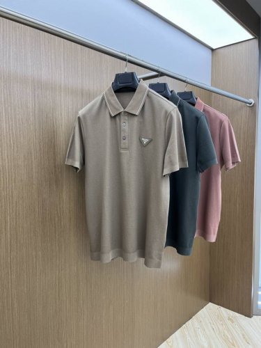 pd 早春新款翻领短袖抢先发售 男士日常出门闭眼搭 高级定制面料Polo短袖T恤 魅力在于创造了简约奢华感的时尚,随意搭配感受英式风格独特气质. 宽松的版型展现