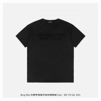 balenciaga 巴黎世家 25Ss 巴黎字母破坏贴布绣短袖 采用内外颠倒的反缝工艺，所有车线外露呈现解构主义风格，领口、袖口及肩部采用手工勾坏破洞处理，水