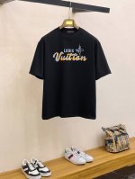 sslv纯棉最新面料经典标识图案Logo时尚简约潮流短袖，最顶级的品质专柜原单短袖，顶级制作工艺进口面料，专柜款独特设计，采用进口高端订制面料。官网在售！面料版