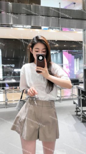 Alexand*Er Wang 25Ss春夏新款 Logo印花圆领短袖T恤丨独家Yb开发！高版出品！超级舒适的T恤 夏天穿搭最佳选择 日常出街必备 整体上身效果