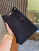Boss 新款来袭2630新春爆款新品 专柜有售 实体店极品牛仔裤专柜原版1:1好货 适合各个年龄段 市场最高版本的欧洲进口面料 舒适柔软亲肤 上身效果超级棒时