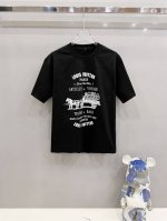 lv驴家高定面料 2025春夏新品上市时尚经典圆领短袖时尚单品设计，更加时尚舒适，高标准定制，上身非常有型，采用重磅280G双纱精梳棉材质 面料质感非常细腻，细