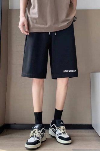 Balenciaga巴黎世家经典小标休闲运动短裤 原版面料高版本高品质 网红明星同款 甄选新疆华棉面料 ，舒适柔软透气 ，侧口袋加深设计，储物空间大，外出便捷，