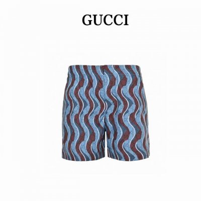 gucci 古驰 25Ss 满印暗纹蛇形短袖短裤 2025 Gucci早春新款格子布短裤上，该形象搭配蛇型Gg图案，作为通体印花的一部分缀满裤身。 Size:4
