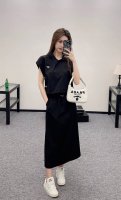 普拉达套装 Prad* 新款连帽上衣半身裙套装 经典三角标装饰 休闲款 两色三码Sml
