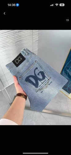 款号Cc871 Dg杜嘉班娜印花Logo春夏新品薄款牛仔裤 专柜主推黑牛仔裤奢华感十足皮标Dg五金 爆款 帅气高端轻奢经典修身小直筒版型裁剪设计男士板型十足腔调
