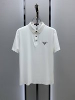 普拉达25Ss新款春夏短袖翻领T恤Polo，最高版本客供定制高端朱地面料简单时尚款，螺纹拼色螺纹配色超级好看！胸前始祖鸟贴标标识图案经典Logo简单大方的款式！