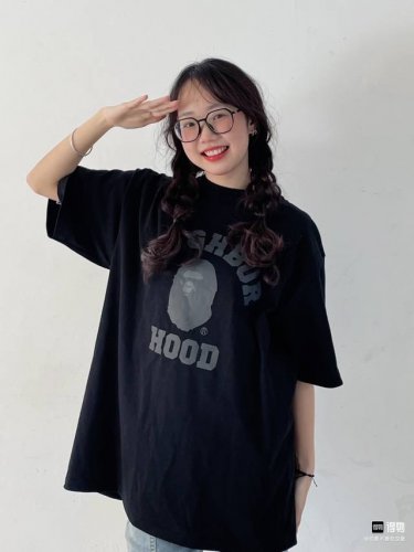 001039款A Bathing Ape Bape X Nbhd 联名款 Ss23 美式复古Logo字母印花宽松圆领短袖T恤 男女同款 码数Smlxlxxl 黑