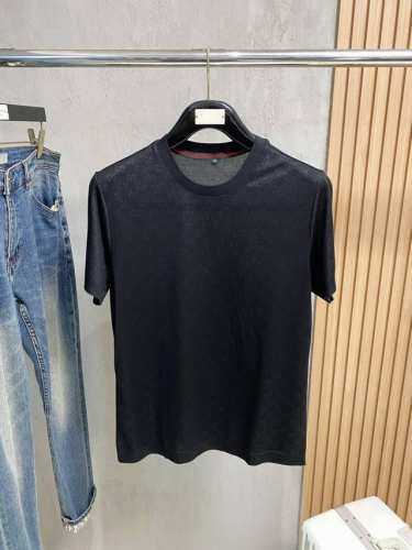 古驰25Ss春夏 新品 定制蚕丝面料丝滑透气！时尚经典圆领短袖时尚单品设计，更加时尚舒适，高标准定制，上身非常有型，胸前品牌经典Logo 图案 客供辅料，客供进