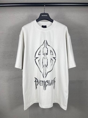 实拍图 顶级版本.官网品质 Balenci*Ga 巴黎.24Ss最新摇滚双B直喷.手绘涂鸦磨烂做旧短袖T恤 ，所有图案细节颜色Y板定制，手绘涂鸦磨烂超重工艺。砖