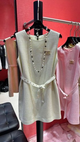Chane* 最新款腰带裙女神公主范儿 版型非常好 细节完美 码数 36 38 40