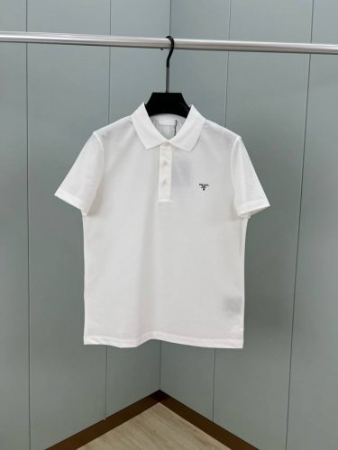 prada.普拉达 春夏经典立体字母印花标识polo衫 正面胸前缀饰品牌立体字母标识为增添经典元素 定制60支双丝光珠地棉面料 黑色 白色 S Xxl