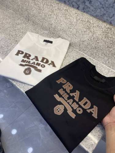 prad普拉哒25 Sst新品春夏首发专柜 品相完美 最新款短袖圆领T恤高端订制 设计前卫时尚！品牌Logo重工艺设计高端定制长绒欧棉180克面料手感柔软.穿着