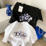 60 Dior迪奥植物花卉字母Logo短袖男女同款！纯棉面料透气舒适，印花洋气上身效果很好看，男女同款！ 颜色：黑色 白色 尺码：S-3Xl