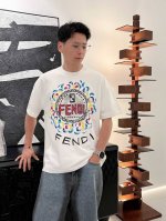 Qian Fendi 25Ss夏季新款手绘短袖T恤！专柜同步，每一件都是纯手工画制而成.独特的Logo 个性艺术系列全网独家首发 百搭款细节处理完美240克纯棉