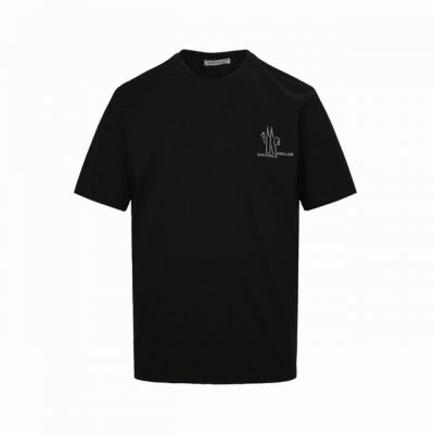Moncler 蒙口 25Ss 压胶Logo短袖 面料采用32织双纱260克全棉材质，搭配1×1索罗那螺纹，不易变形，上身舒适透气，垂感佳，金属色压胶印花工艺，