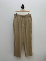tf 经典休闲麻裤 代工厂p出品 春夏系列 腰部采用松紧腰结合门襟拉链的设计 穿脱轻松便捷 满足快节奏生活的需求 同时不失精致感 内置抽绳可根据个人需求灵活调节