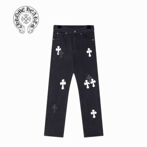 解锁高端时尚，款号：K035 克罗心城市限定神裤 Chrome Hearts Ch城市限定系列瞩目上新，这款为成都量身定制的梵文十字贴布拼皮牛仔裤，将潮流与地域