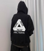 Arc‘Teryx 始祖鸟 X palace联名系列春季连帽卫衣 高品质，做细节 甄选新疆华棉面料 手感软糯细腻 上身充满质感 非常轻便舒适运动宽松版型不紧身