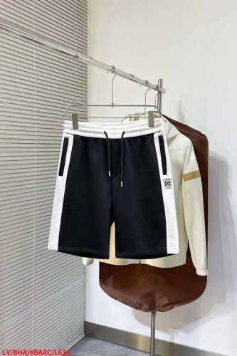 罗意威 2025夏季新款原单专柜休闲短裤，奢华经典品牌原版Logo配饰 专柜热销款 身穿着非常舒适 低调不失奢华 穿出去非常有档次 裤型款式和裁剪亦无需多言 上