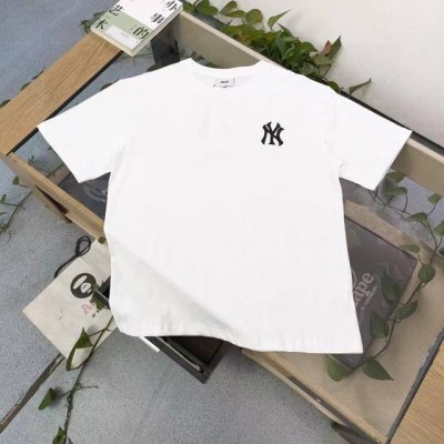 款号：Yy908 高版本 2025新款Mlb洋基队Ny经典刺绣小标Logo图案印花休闲情侣短袖T恤，选用了260克双纱爽滑棉面料制作而成。精细的做工和清晰的纹路