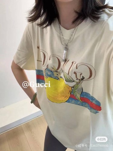 上新 2025爆款推荐高版本Gucci 古驰夏季彼得兔石墨印花彩色卡通情侣款圆领短袖T恤，流氓兔彩色前福水印花。衣服印花怎么洗也不会掉落 双纱240G精梳棉面料