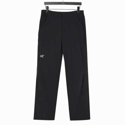 Arcteryx始祖鸟 Konseal pant 纯色品牌Logo户外直筒休闲裤 防泼水 透气 四面弹兼备的科技面料，防晒抗撕裂，整条裤子包括腰部全带弹力，让你