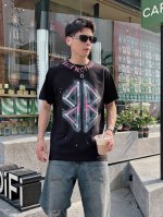巴黎世家新品，人工手绘工艺时尚单品设计，更加时尚舒适，高标准定制，上身非常有型，客供辅料，客供进口高档面料质感非常细腻，细节工艺精湛考究，塑造性极高的一款单品，