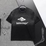 巴黎世家 新款洗水T恤.男士圆领经典Logo短袖T- Shirt 采用进口客供定制面料 高端的品质 尽显奢华。88672尺码：M-3Xl
