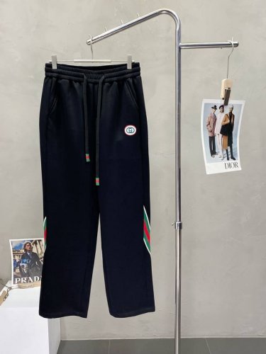 Gucci古驰独家专供新款休闲裤 高端版本！专柜定制面料 透气舒适度高，细节无可挑剔，品牌元素设计理念，体现高品质。手感细腻柔软！呈现休闲裁剪，上身版型超赞！码