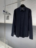 Dio 领子签名刺绣小细节府绸衬衫。 暗扣款，这款面料带弹力，穿着舒适！ 尺码:S-Xxl。 S码衣长75 胸围99 肩宽44 袖长62.5 M码衣长77 胸围