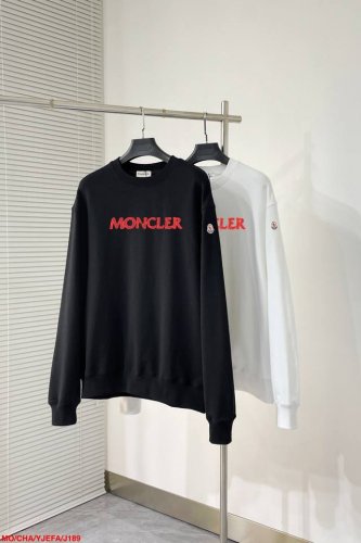 J189 Mo蒙口官网 新款字母印花双层重工字母图案不管是T桖还是卫衣都是每年的爆款单品 前幅大面积印花采用大康丽数码印花机直喷 成本极高 经过多次的调试打版图