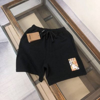 Bur*Berry 巴宝莉 2025春夏新款战马系列短裤！面料柔软舒适，全新设计灵感，极具时尚代表性！精致3D刺绣战马骑士！简约大气！手感舒适透气！极为时尚耐看