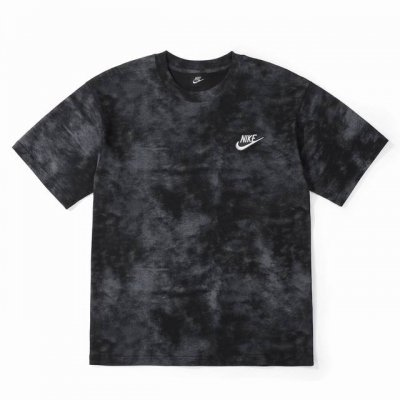 Nike耐克刺绣小标水洗做旧扎染棉质短袖T恤 定制主标 辅料 水洗齐全 水洗做旧扎染工艺 甄选250克32支紧密纺双纱纯棉面料 质感厚实但是透气性良好 整件衣服